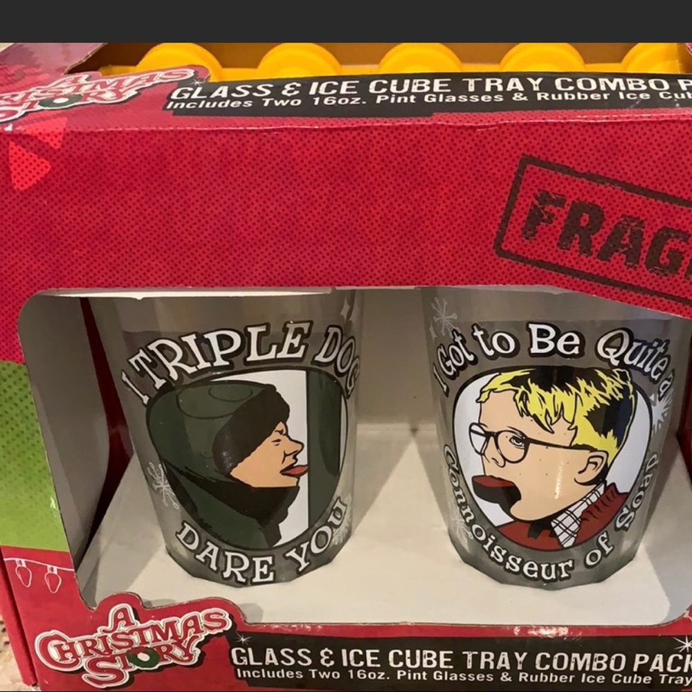 A Christmas‎ Story glass set